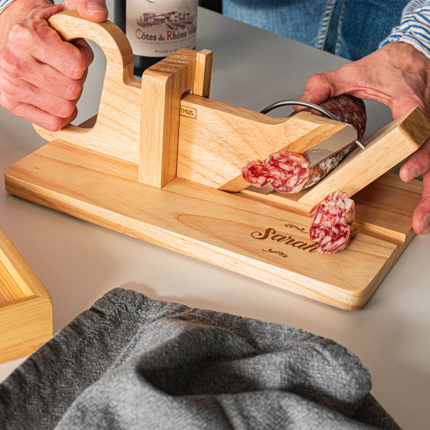 Guillotine à saucisson en bois personnalisée