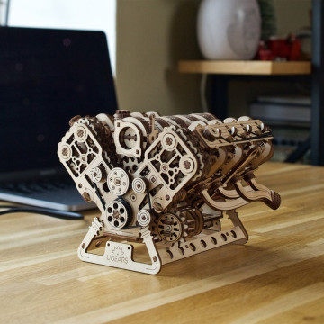 Maquette Moteur V8 Mécanique en Bois à Construire