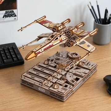 Maquette 3D X-Wing Star Wars en Bois Maquette 3D X-Wing Star Wars en Bois