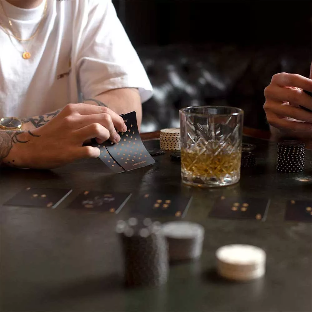 Set Poker Premium "Dead Man's Hand" Préparez une jolie table de jeu 