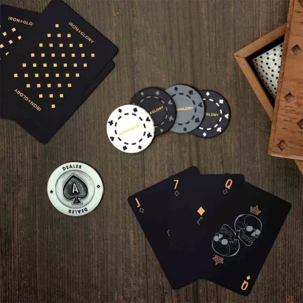 Pack Casino 100 jetons et un jeton de donneur en métal 